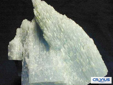 Gypsum for mineral grinding